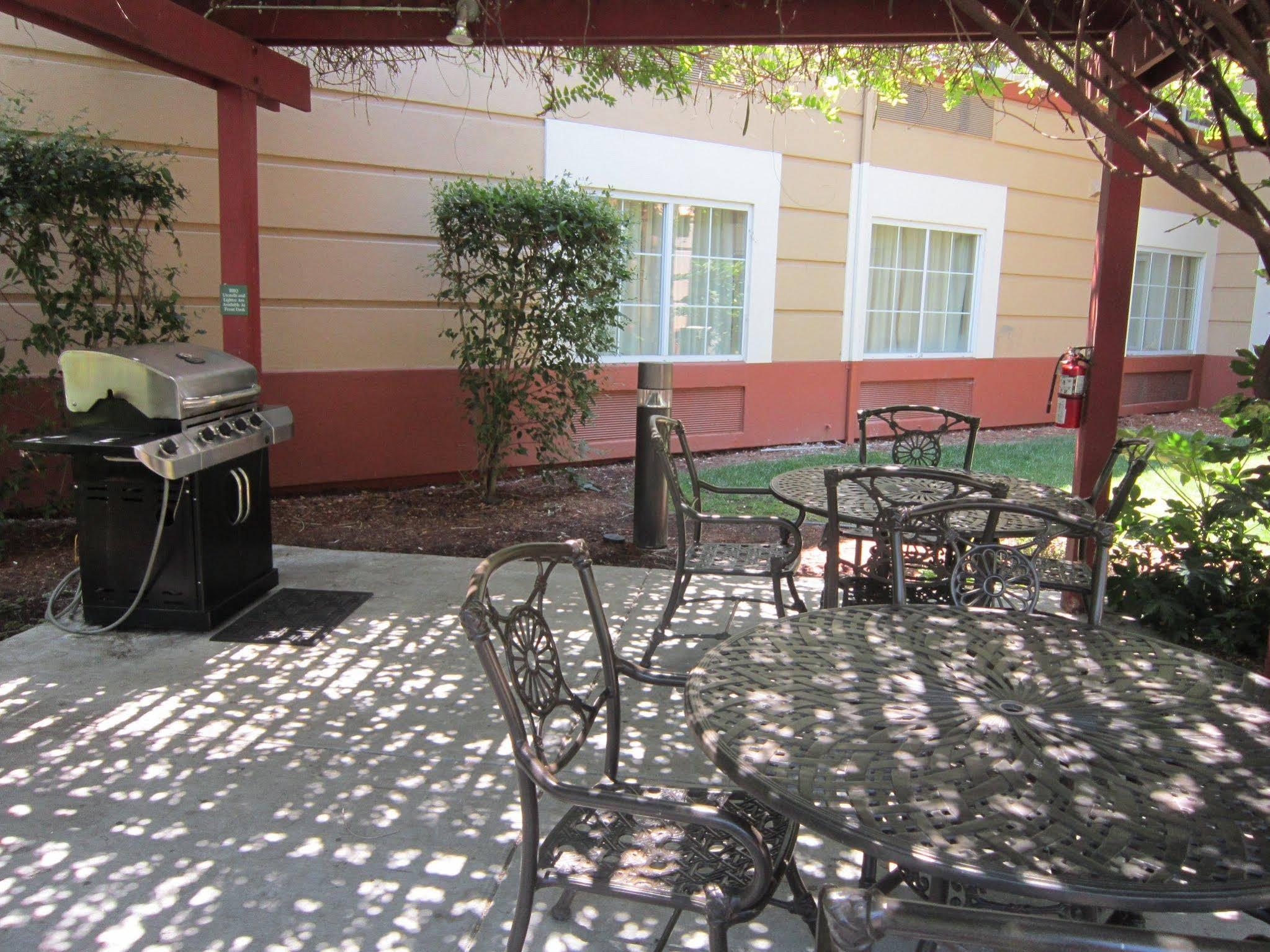 Extended Stay America Suites - Pleasanton - Chabot Dr Exterior foto